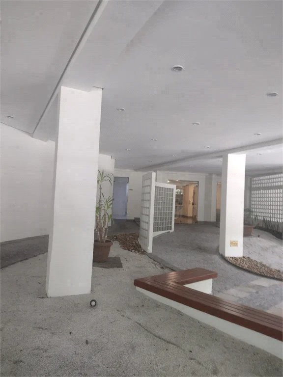 Apartamento à venda com 3 suítes em Vila Suzana, São Paulo, SP