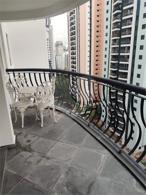 Apartamento à venda com 3 quartos, sendo 1 suíte, em Indianópolis, São Paulo, SP