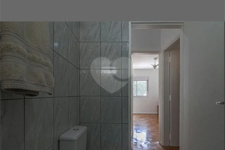 Apartamento à venda com 3 quartos, sendo 1 suíte,  em Aclimação, São Paulo, SP