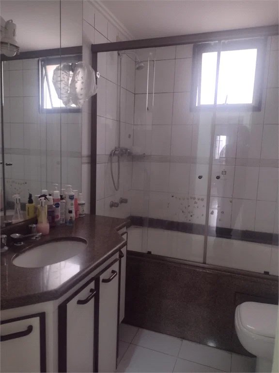 Apartamento à venda com 3 quartos, sendo 1 suíte, em Real Parque, São Paulo, SP