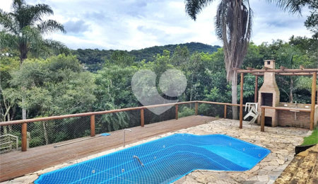 Casa à venda com 3 quartos, sendo 1 suíte,  em Serra da Cantareira, Mairiporã, SP