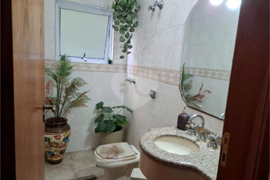 Sobrado à venda com 3 suítes em Vila Carrão, São Paulo, SP