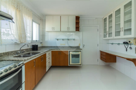 Apartamento à venda com 3 suítes em Campo Belo, São Paulo, SP