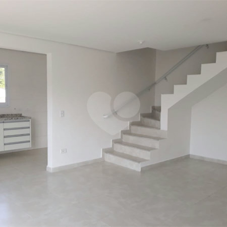 Apartamento à venda ou para alugar com 2 quartos, sendo 1 suíte,  em Vila Santa Isabel, São Roque, SP