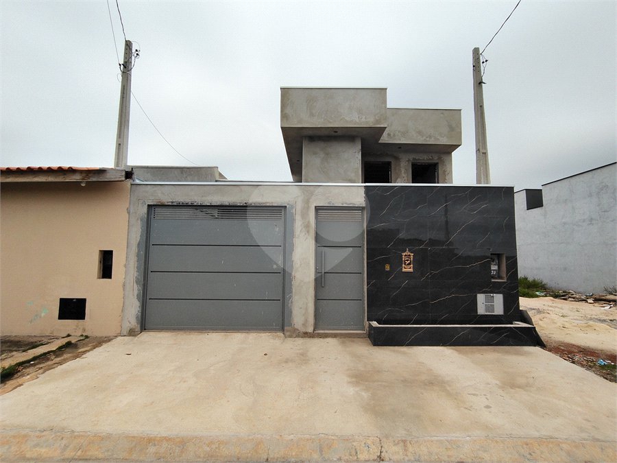 Casa à venda com 3 quartos, sendo 1 suíte, em Parque Itapê, Itapetininga, SP