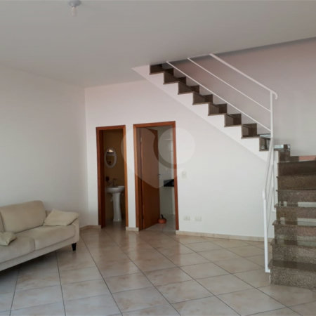 Casa à venda com 3 quartos, sendo 1 suíte, no condomínio Saude, São Paulo - SP