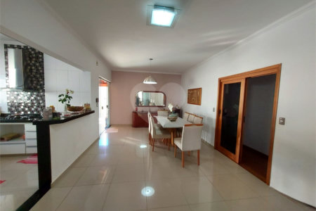 Casa à venda com 4 quartos, sendo 2 suítes, no condomínio Nascente do Jaraguá, Araraquara - SP