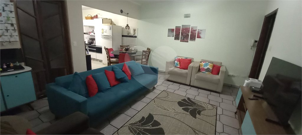 Casa à venda com 3 quartos em Jardim Santa Helena, Itaquaquecetuba, SP
