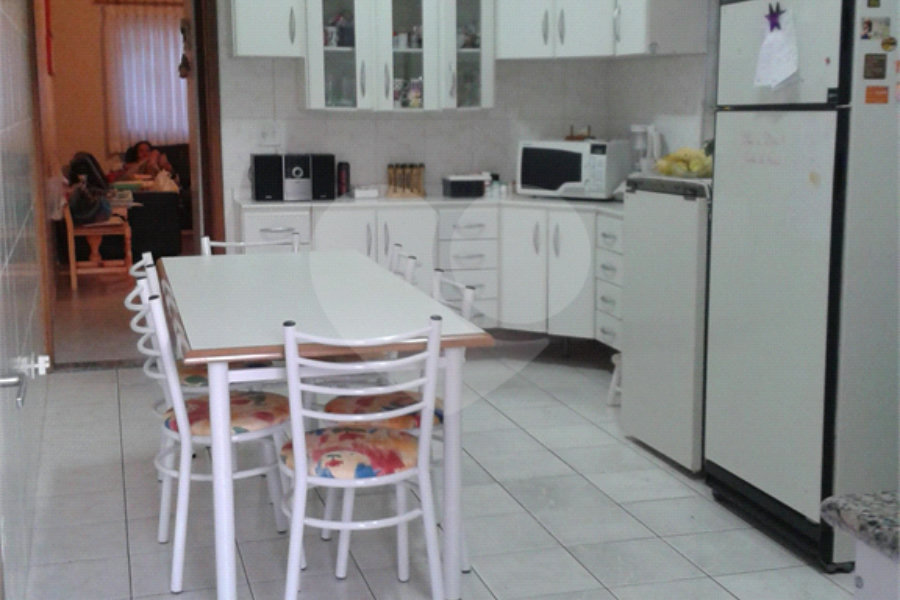 Sobrado à venda com 3 quartos em Tremembé, São Paulo, SP