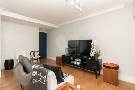 Apartamento à venda com 3 quartos, sendo 2 suítes, em Vila Olímpia, São Paulo, SP