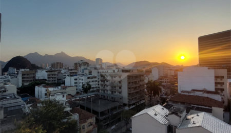 Cobertura à venda com 3 quartos, sendo 2 suítes,  em Maracanã, Rio de Janeiro, RJ
