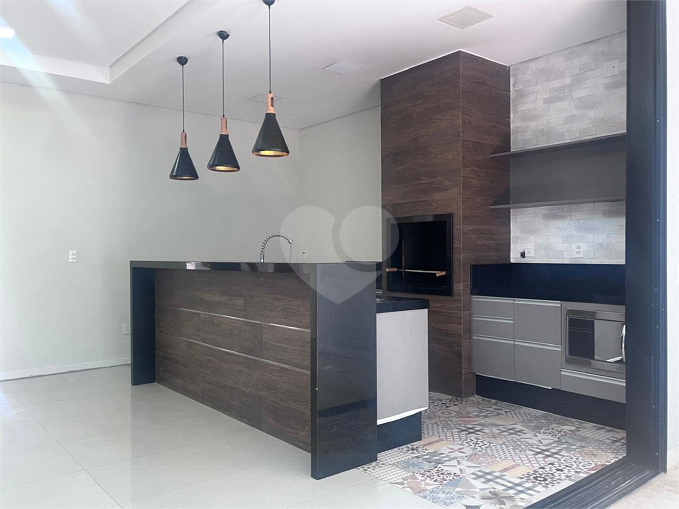 Casa à venda com 3 quartos, sendo 1 suíte, no condomínio Jardim Guarujá, Salto - SP