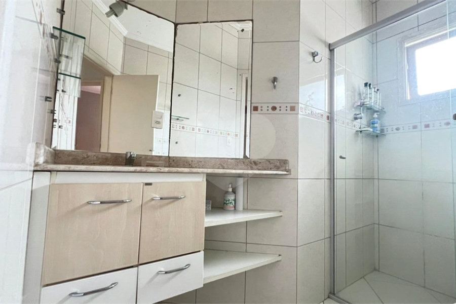 Casa à venda com 3 quartos, sendo 1 suíte, no condomínio Villagio Tramway, São Paulo - SP