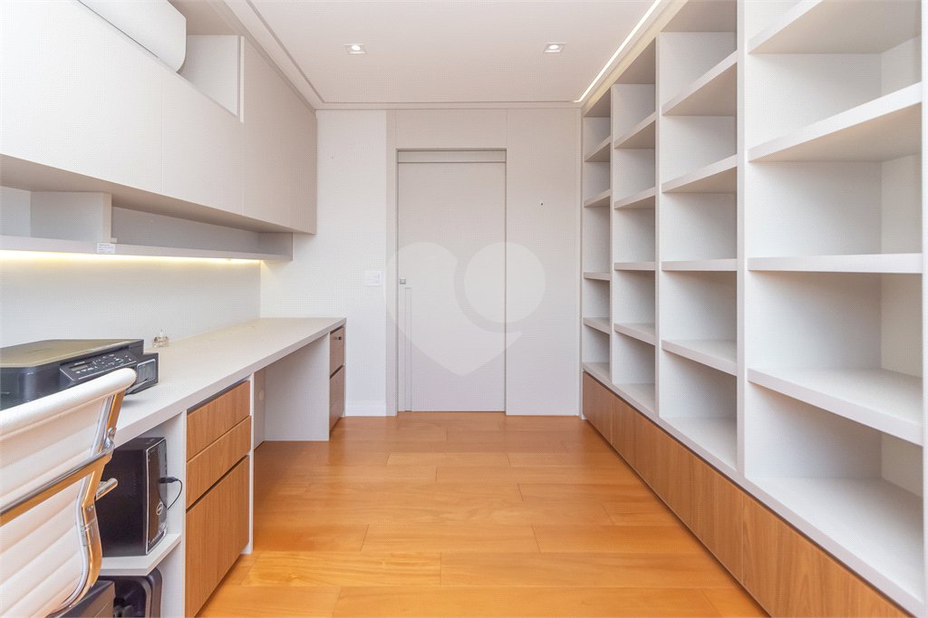 Apartamento - Vila Mariana - Alto Padrão - 3 Suítes - 4 Vagas - Venda / Compra - Próximo ao Metrô