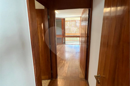 Sobrado para alugar com 5 quartos, sendo 4 suítes, em Jardim Everest, São Paulo, SP