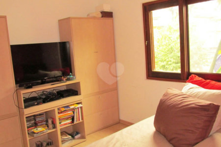 Casa de Vila à venda com 4 quartos, sendo 1 suíte, em Chácara Monte Alegre, São Paulo, SP