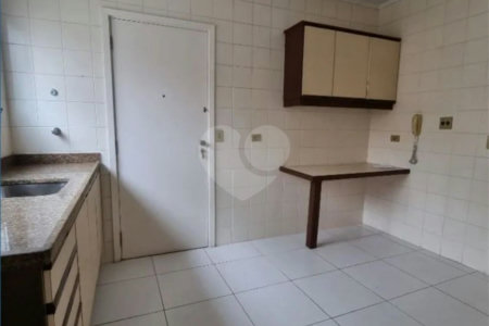 Apartamento à venda com 3 quartos em Pitangueiras, Guarujá, SP