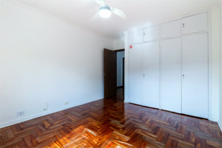 Sobrado à venda com 4 quartos, sendo 2 suítes,  em Alto de Pinheiros, São Paulo, SP