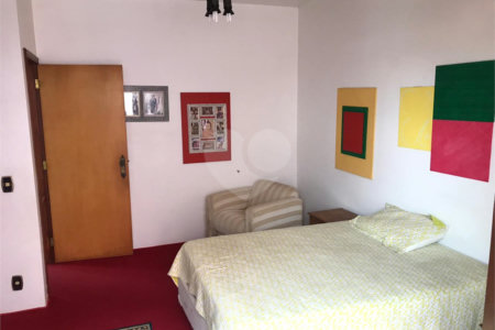 Casa à venda com 2 quartos, sendo 3 suítes, em Vila Oliveira, Mogi das Cruzes, SP