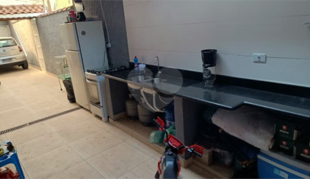 Casa à venda com 4 quartos, sendo 1 suíte,  em Vila Londrina, São Paulo, SP