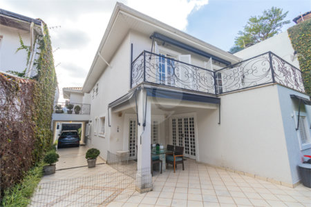 Casa à venda com 4 quartos, sendo 3 suítes, em Brooklin, São Paulo, SP