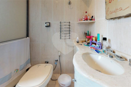 Apartamento à venda com 4 quartos, sendo 2 suítes, em Pinheiros, São Paulo, SP