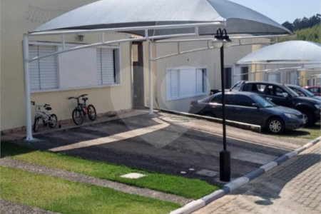 Casa à venda com 3 quartos, sendo 1 suíte, no condomínio Residencial Vila D`ouro, Cotia - SP