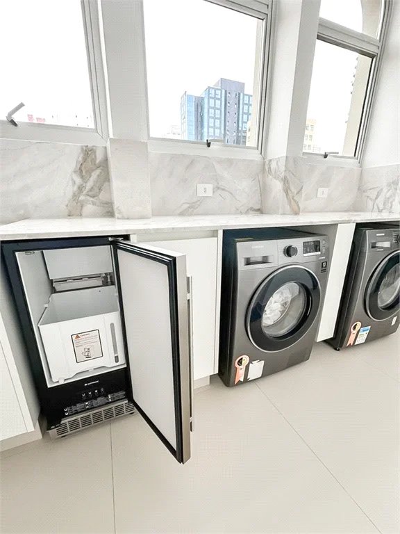 Apartamento à venda com 4 suítes em Vila Cordeiro, São Paulo, SP