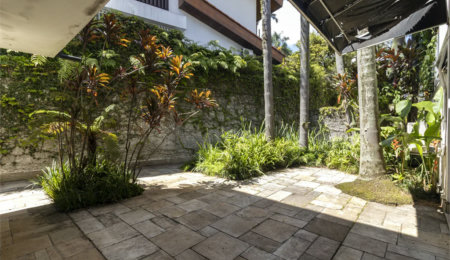 Sobrado à venda com 4 quartos, sendo 2 suítes,  em Vila Morumbi, São Paulo, SP