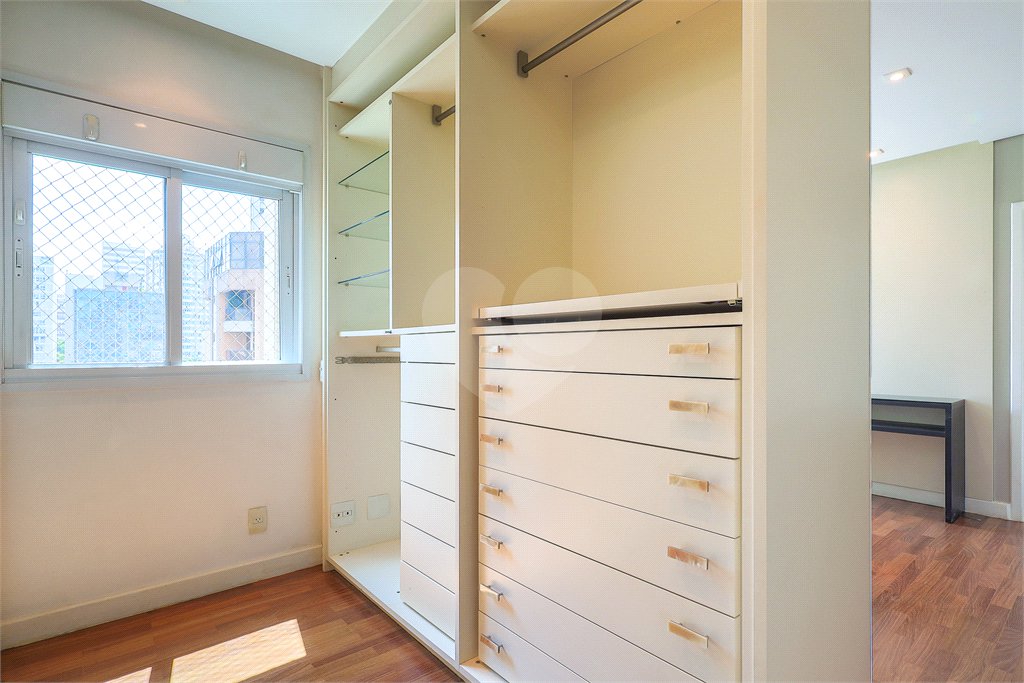 Apartamento à venda com 4 suítes,  em Jardim Paulistano, São Paulo, SP