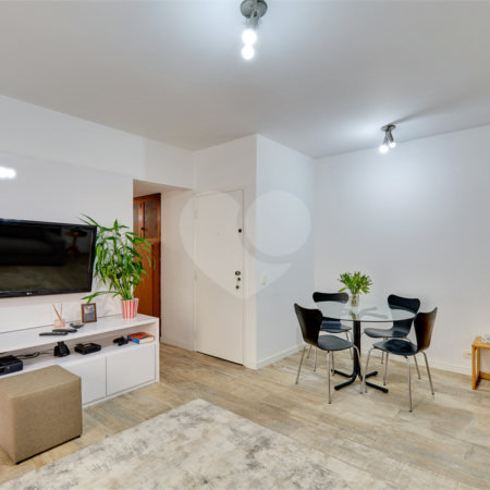 Apartamento à venda com 3 quartos, sendo 1 suíte, em Vila Olímpia, São Paulo, SP