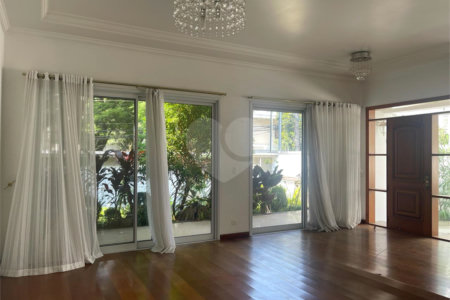 Casa de Vila à venda com 3 quartos, sendo 1 suíte, em Jardim Hípico, São Paulo, SP
