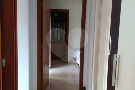 Sobrado à venda com 3 quartos, sendo 2 suítes, no Centro, Araraquara, SP