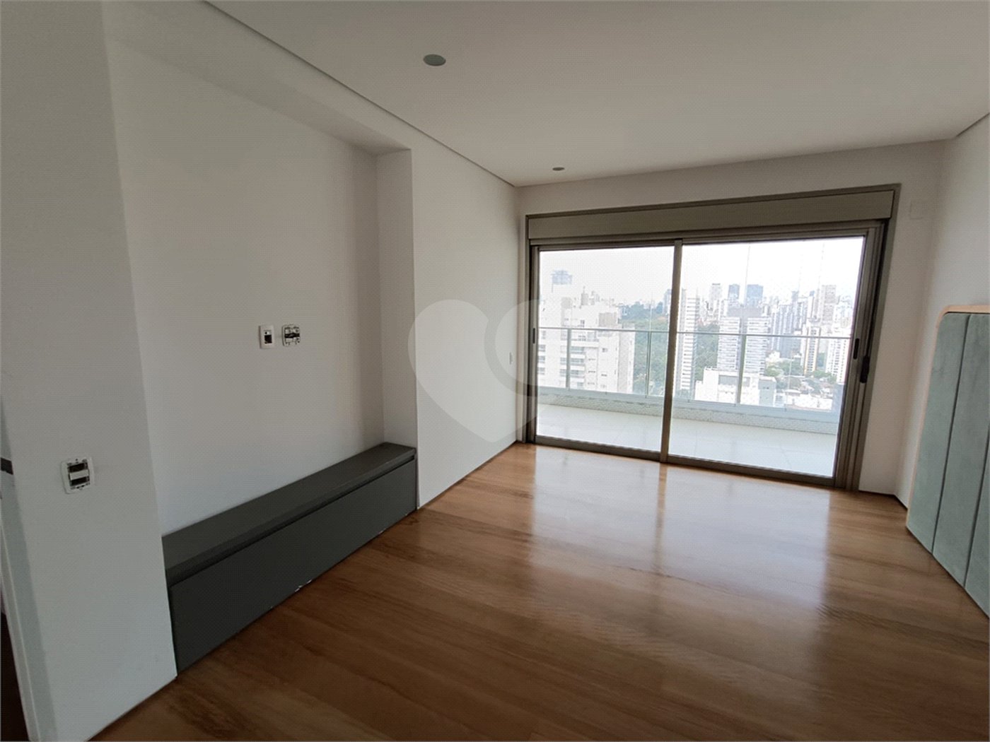Apartamento à venda ou para alugar com 3 suítes em Pinheiros, São Paulo, SP