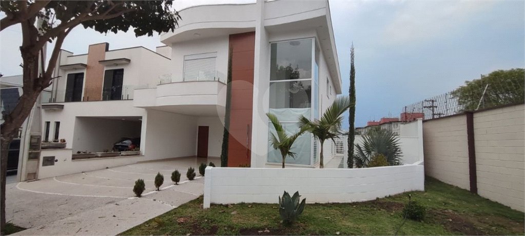 Casa à venda com 3 suítes no condomínio Bella Cittá - Villaggio II, Mogi das Cruzes - SP
