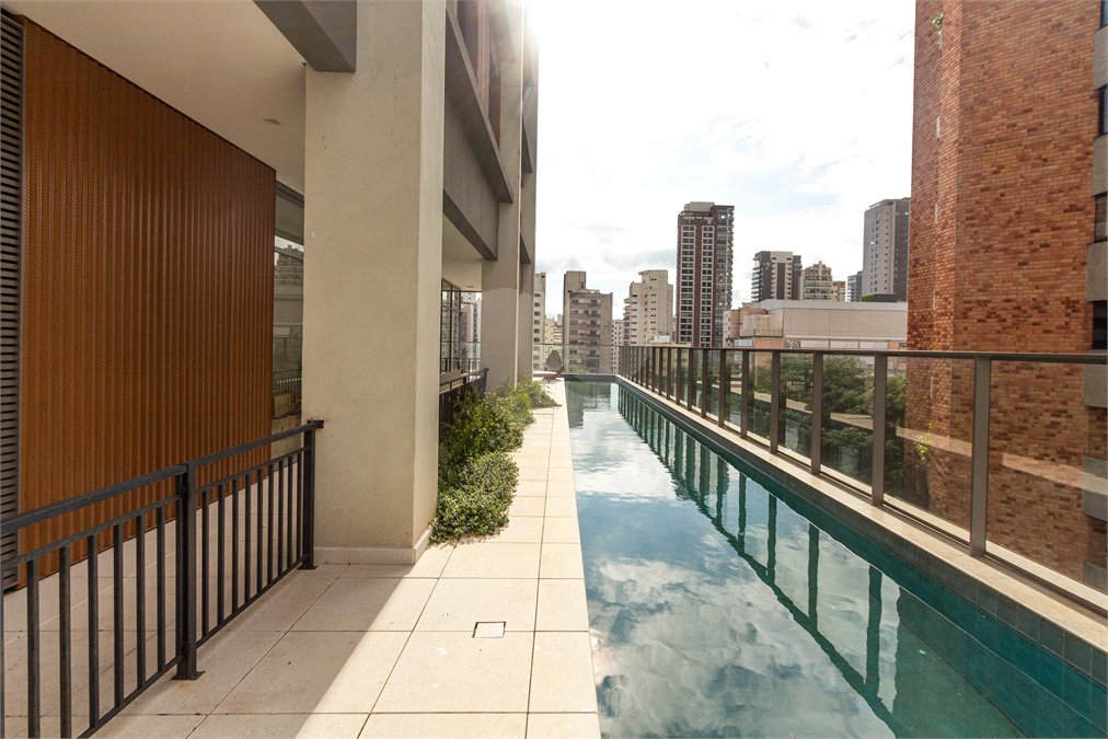 Apartamento à venda ou para alugar com 3 suítes em Moema, São Paulo, SP