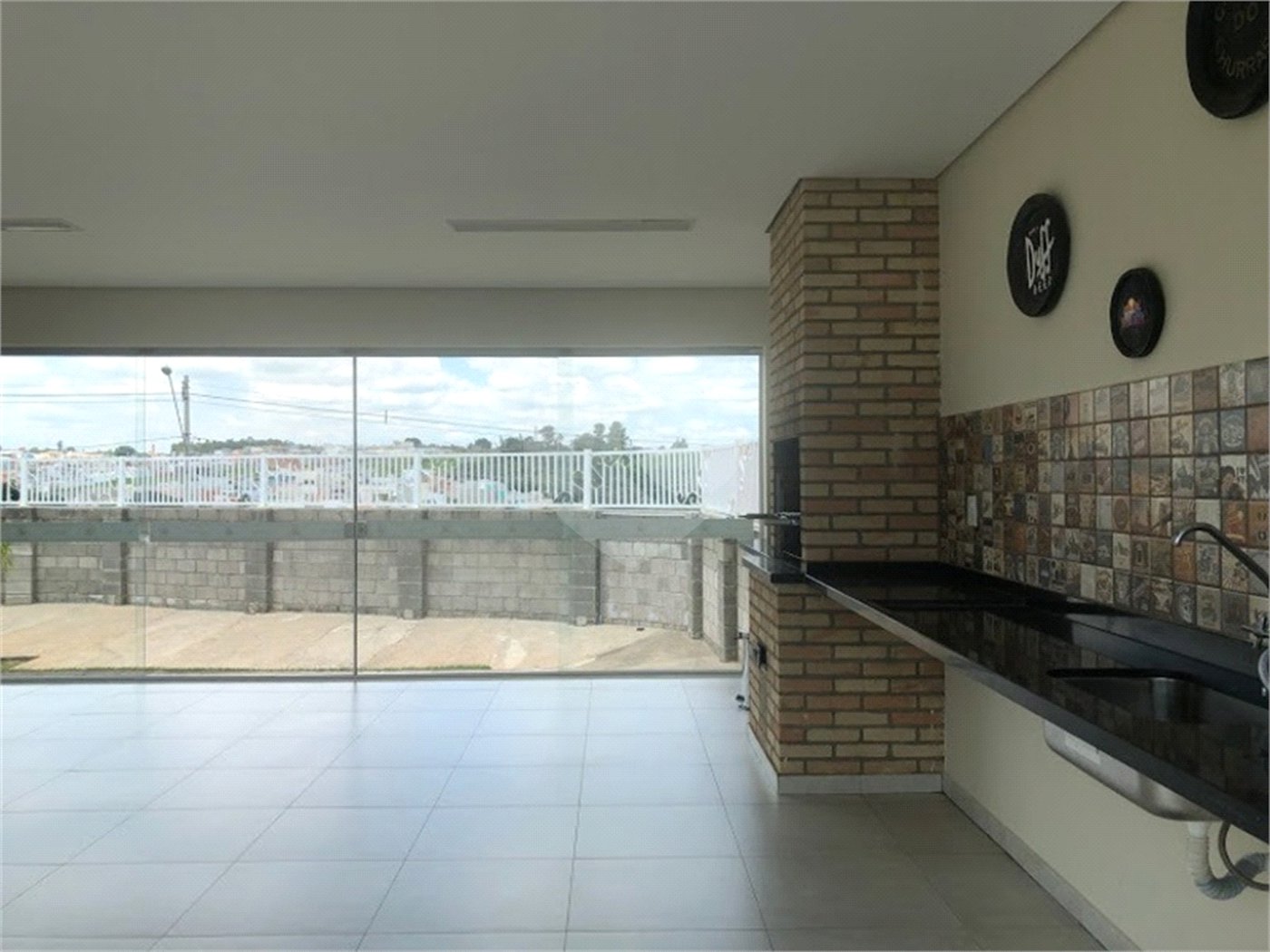 Casa à venda com 3 quartos, sendo 1 suíte,  no condomínio Vila Ytu, Indaiatuba - SP
