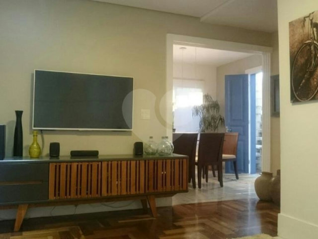 Sobrado à venda com 3 quartos, sendo 2 suítes,  em Artur Alvim, São Paulo, SP