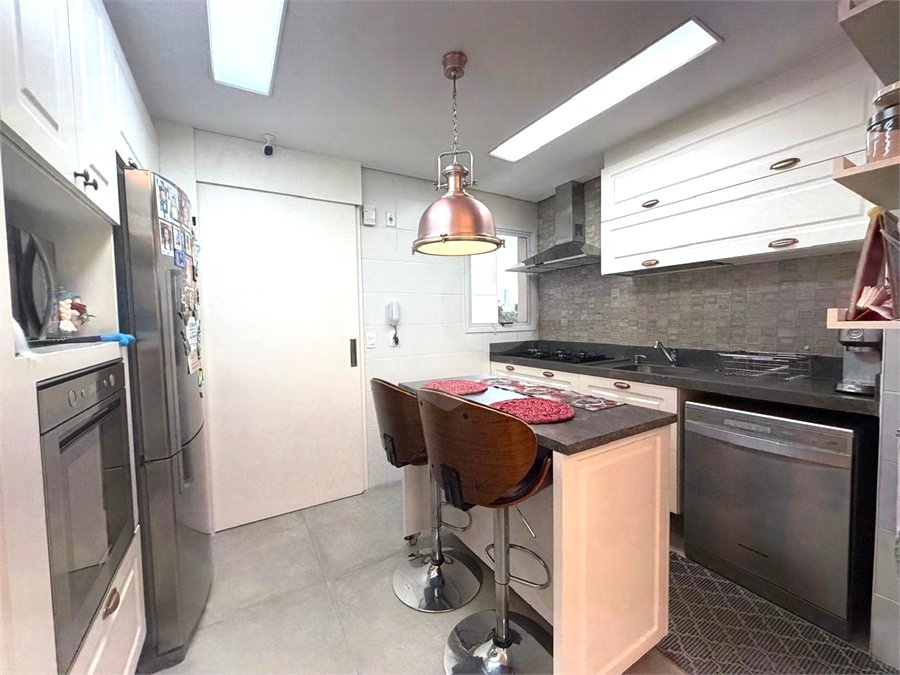 Apartamento à venda com 3 quartos, sendo 1 suíte,  em Alto da Boa Vista, São Paulo, SP