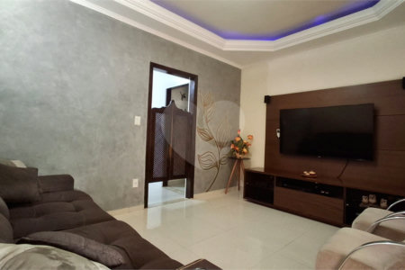 Casa à venda com 2 quartos, sendo 1 suíte, em Vila Assis, Sorocaba, SP