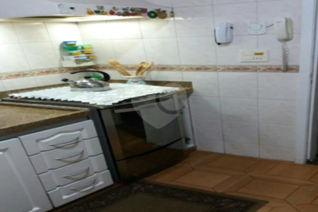 Casa à venda com 3 quartos, sendo 1 suíte,  no condomínio Alameda do Eucaliptos, São Paulo - SP