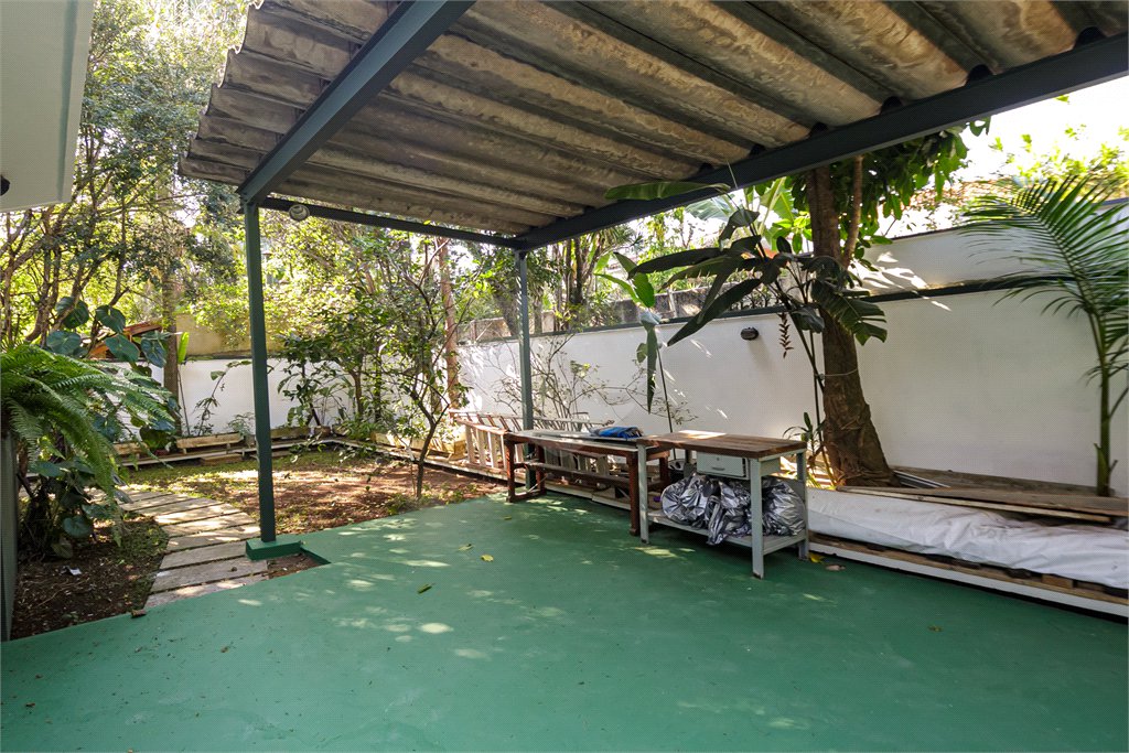 Sobrado à venda com 3 quartos, sendo 1 suíte,  em Granja Julieta, São Paulo, SP