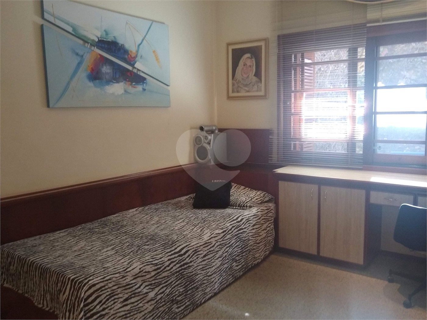 Casa à venda com 4 quartos, sendo 2 suítes, no condomínio Osato, Atibaia - SP