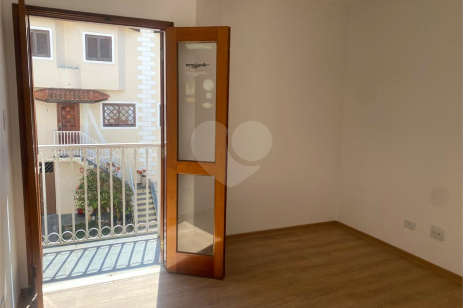 Casa à venda com 3 quartos, sendo 1 suíte, no condomínio Residencial Morada do Horto, São Paulo - SP