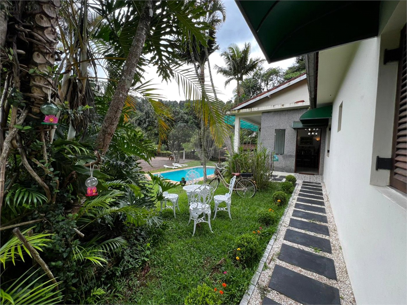 Casa à venda com 4 suítes no condomínio Alpes da Cantareira, Mairiporã - SP