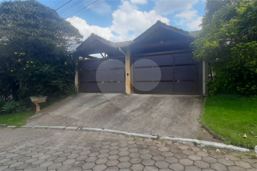 Casa à venda com 3 quartos, sendo 2 suítes, em São Vicente, Mairiporã, SP