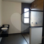 Casa à venda com 4 suítes no condomínio Figueira Garden, Atibaia - SP
