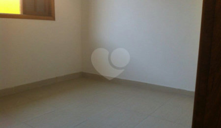 Sobrado à venda com 3 quartos, sendo 1 suíte, em Parada Inglesa, São Paulo, SP