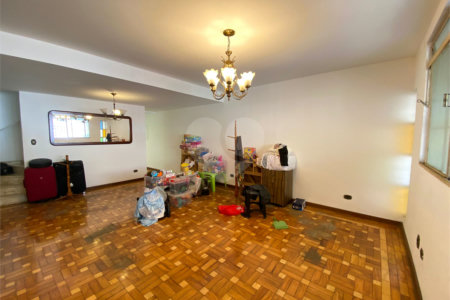 Casa à venda com 3 quartos, sendo 1 suíte, em Planalto Paulista, São Paulo, SP