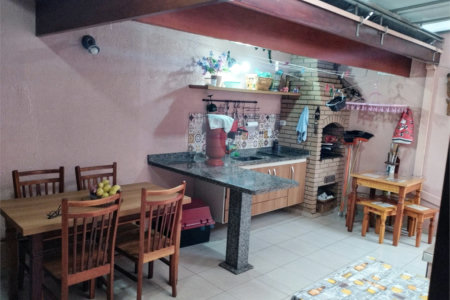 Sobrado à venda com 3 quartos, sendo 1 suíte, em Bosque dos Eucaliptos, São José dos Campos, SP